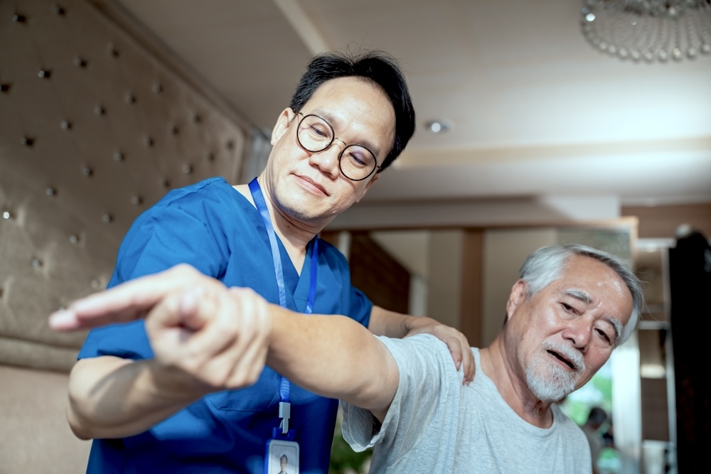 Physical therapy as part of elderly rehabilitation therapy